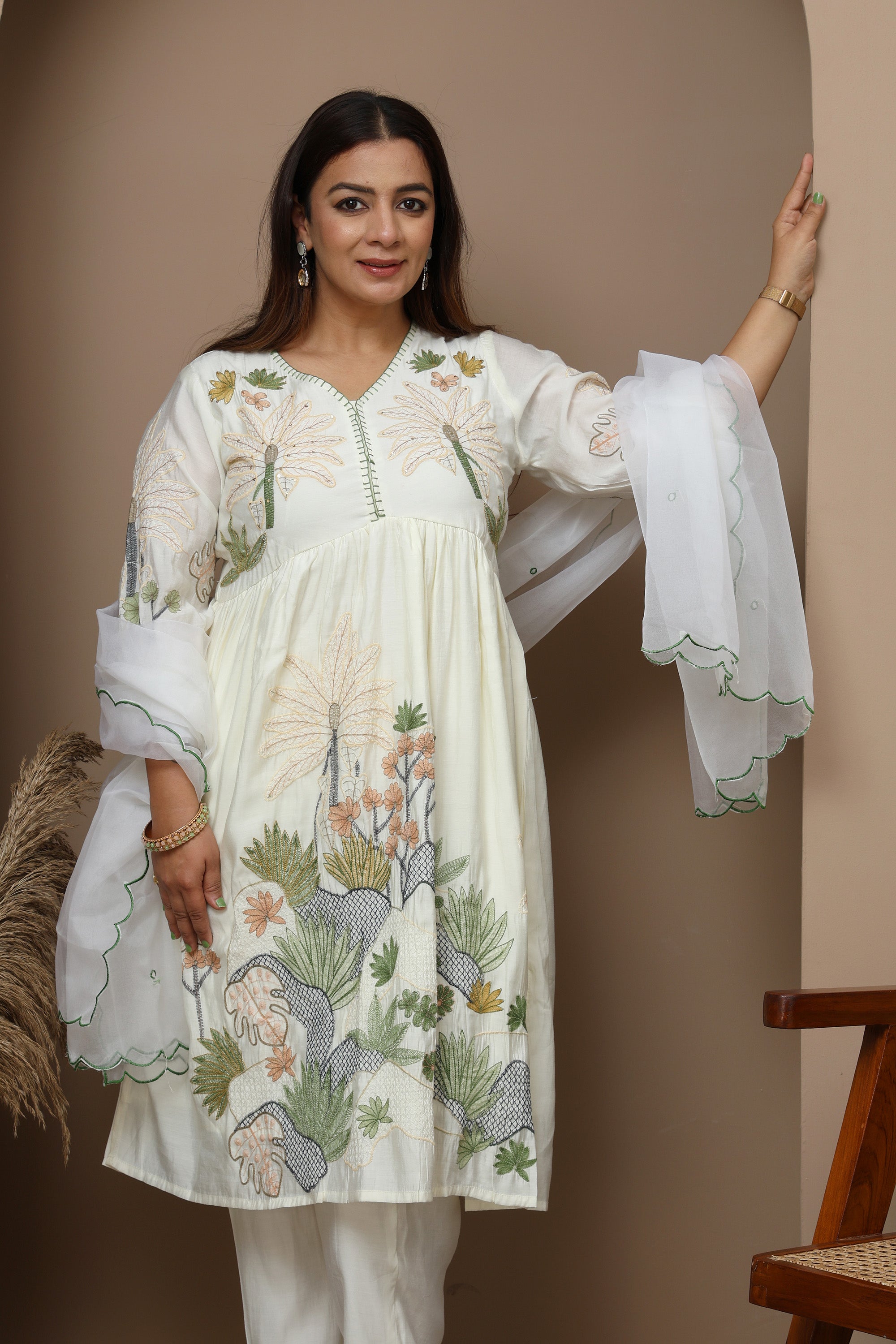 White Botanical Embroidered Kurta Set wit Dupatta